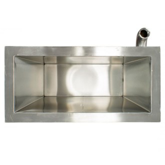 Zariadenie na tavenie vosku s vodným kúpeľom a odizolovaným vrchákom Lysoň