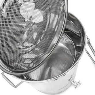 Separátor vosku a stikučovač na med CMF